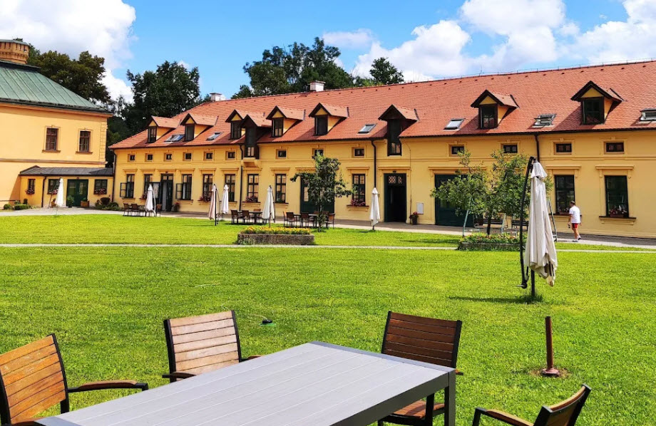 Zámek Odlochovice, Czech Republic (Czechia)